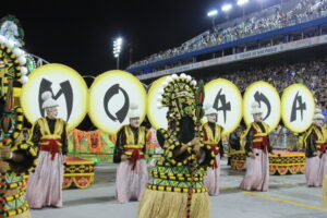 Clique e veja imagens do desfile da Mocidade Alegre