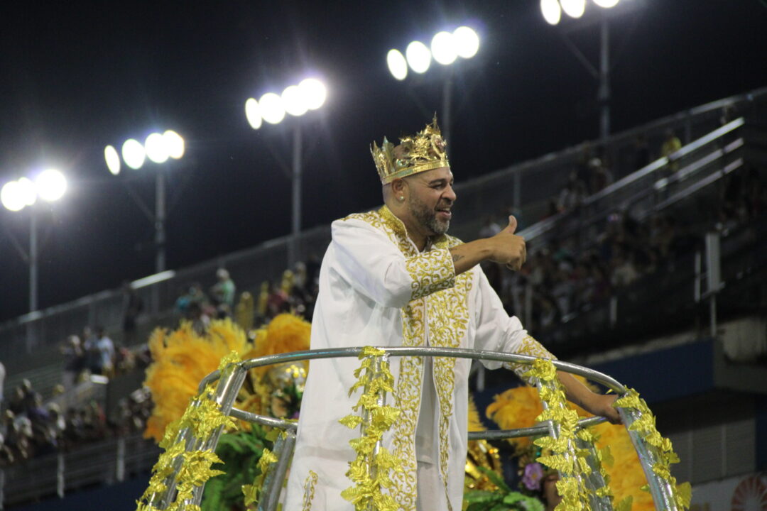 Read more about the article Camisa retorna ao Especial com desfile que exalta Oxóssi e Adriano Imperador