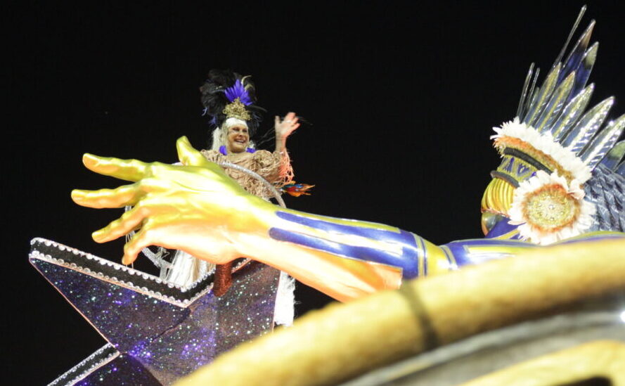 Read more about the article Fafá de Belém participa de desfile poderoso da Império