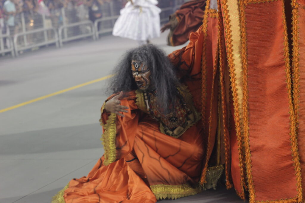 Barroca enfrenta problemas em seu desfile sobre Iansã IMG 0956