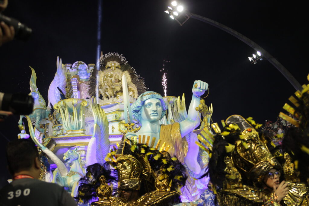 Canto forte e alegorias repaginadas marcam o desfile da Tatuapé IMG 1448