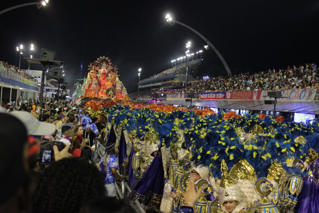 Canto forte e alegorias repaginadas marcam o desfile da Tatuapé IMG 1465